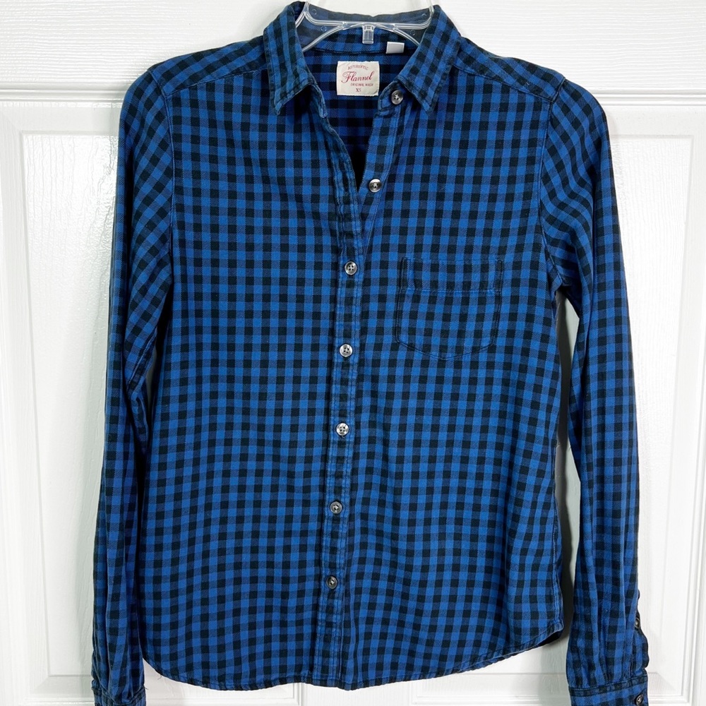 Uniqlo Plaid Checked Long Sleeve Button Down Flannel in Blue and Black Size XS